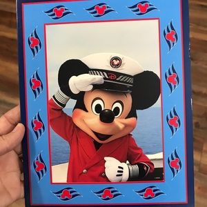 Disney 🚢 Cruise Line framed captain Mickey ❤️
